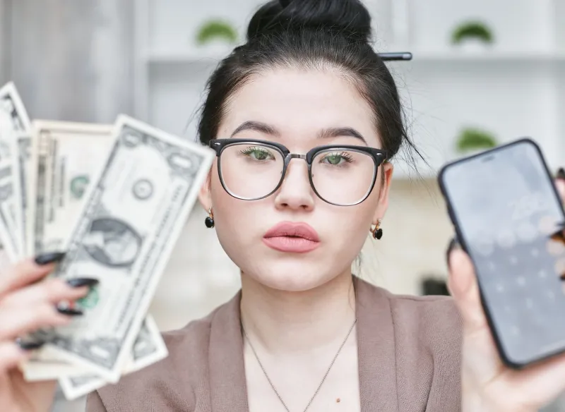 Giấc Mơ Đổi Đời Và Cái Giá Của 'Tiền Nhanh': Người Việt Kiều Đang Nghĩ Gì Khi Đặt Cược?
